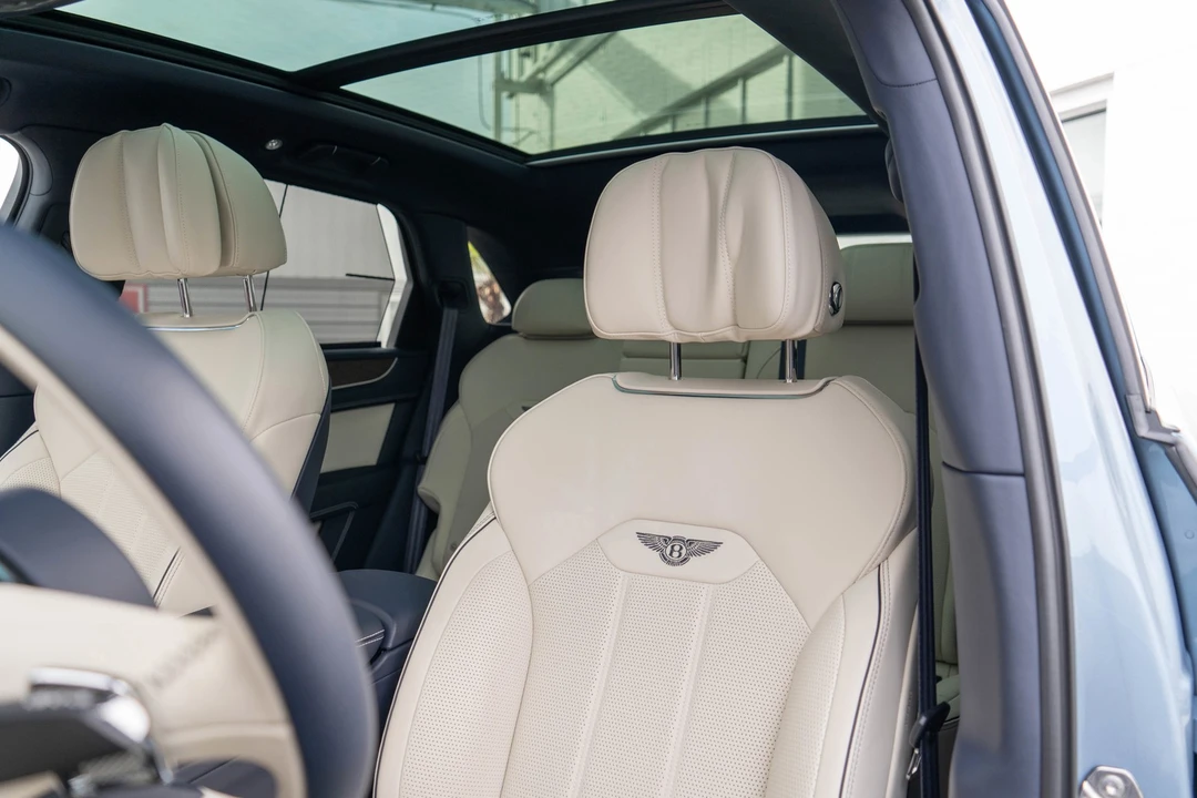 2023 Bentley Bentayga - Image 8 of 21