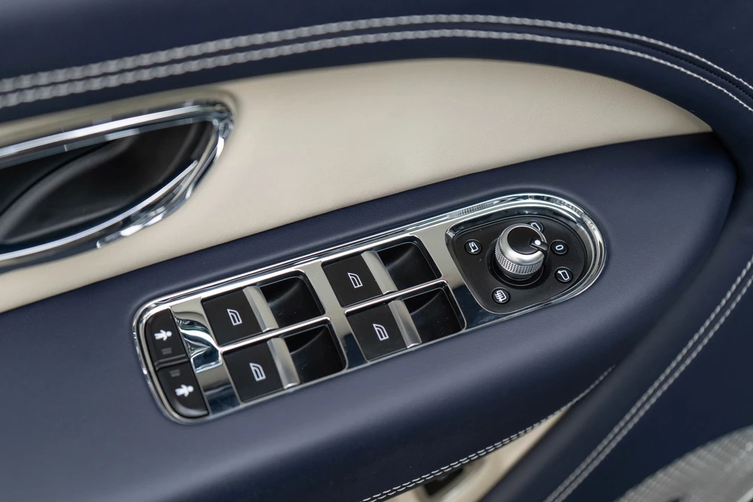 2023 Bentley Bentayga - Image 11 of 21