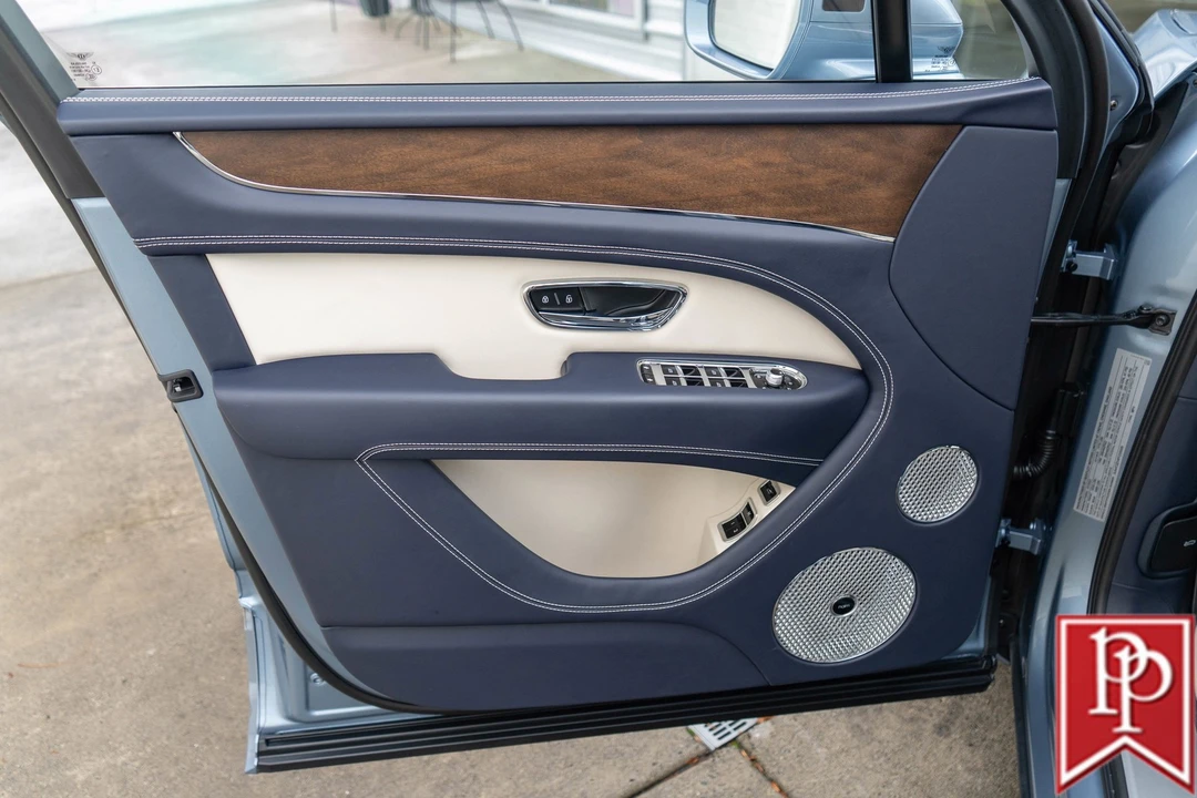 2023 Bentley Bentayga - Image 10 of 21