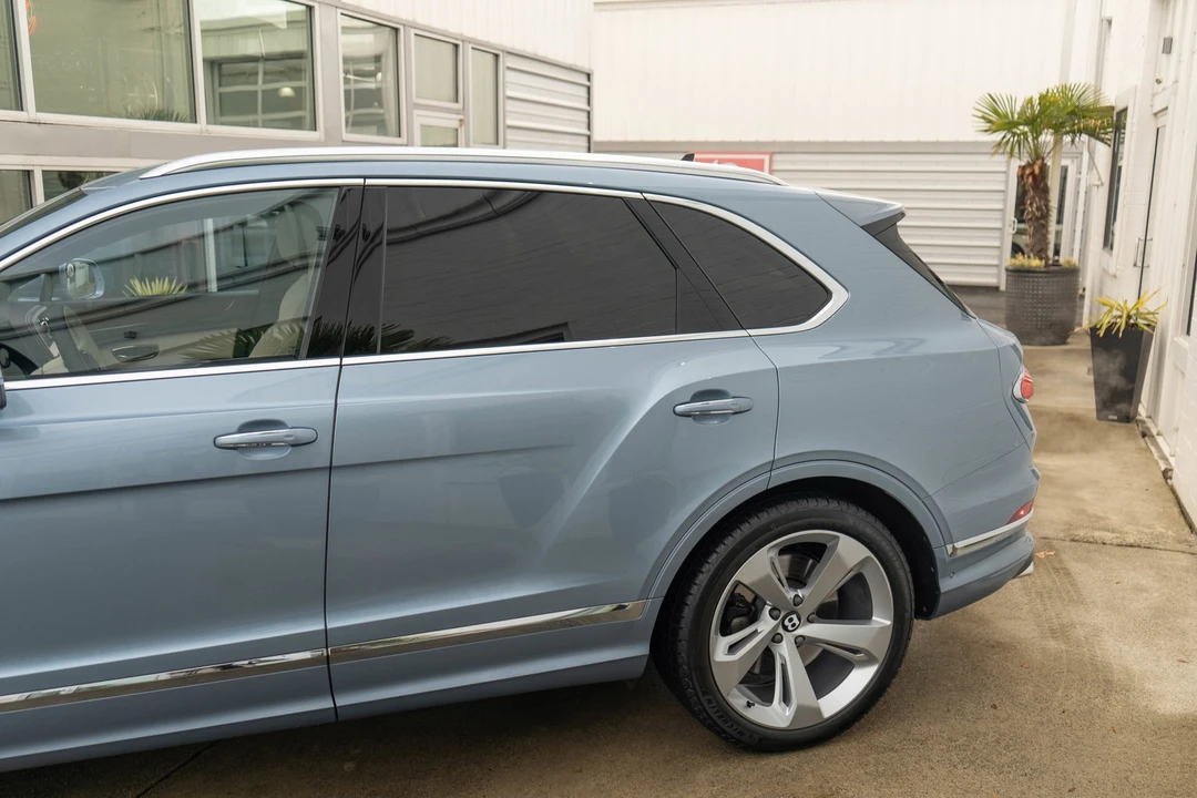 2023 Bentley Bentayga - Image 4 of 21