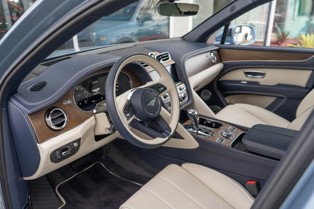 2023 Bentley Bentayga - Image 7 of 21
