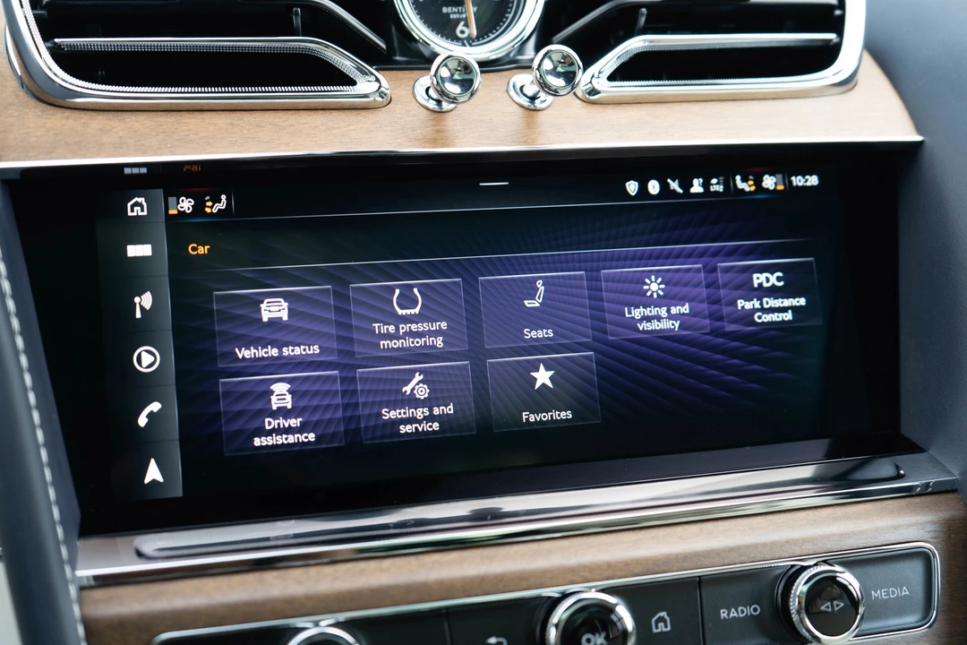 2023 Bentley Bentayga - Image 18 of 21