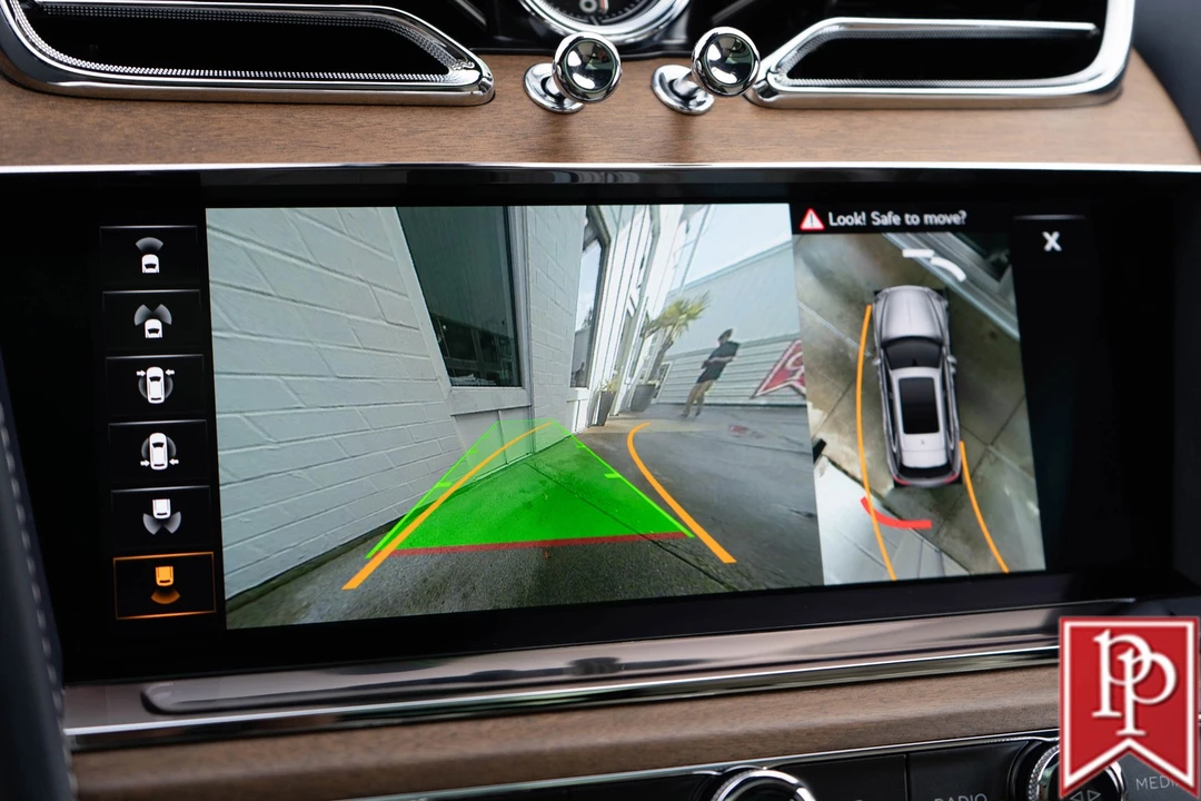 2023 Bentley Bentayga - Image 19 of 21