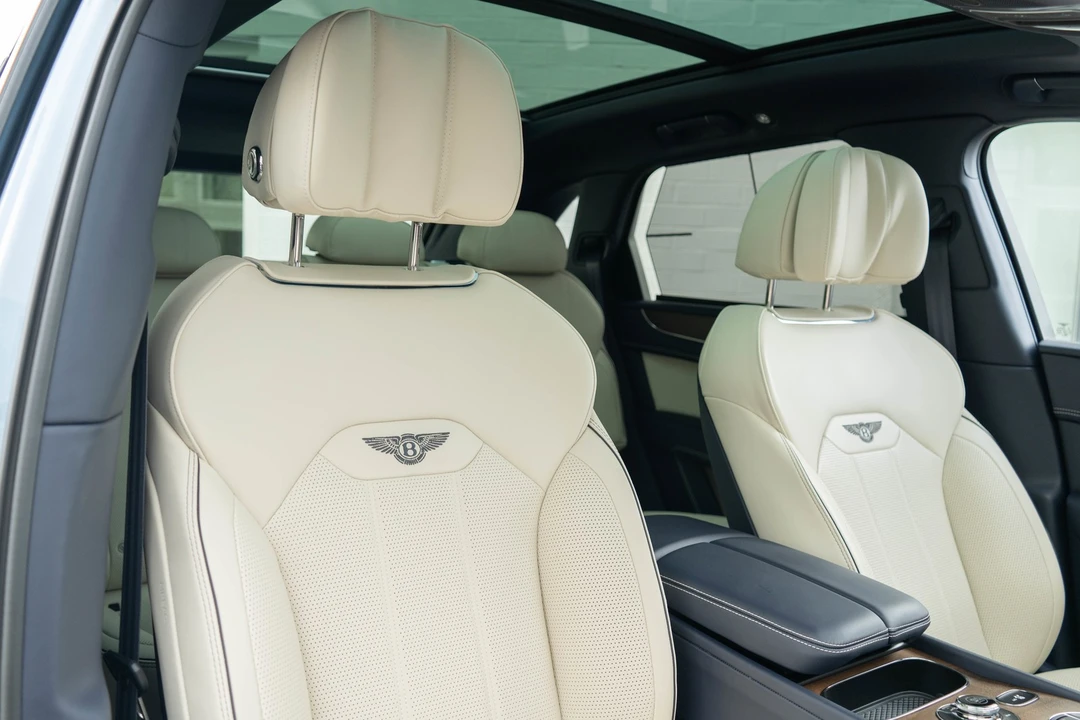 2023 Bentley Bentayga - Image 31 of 31