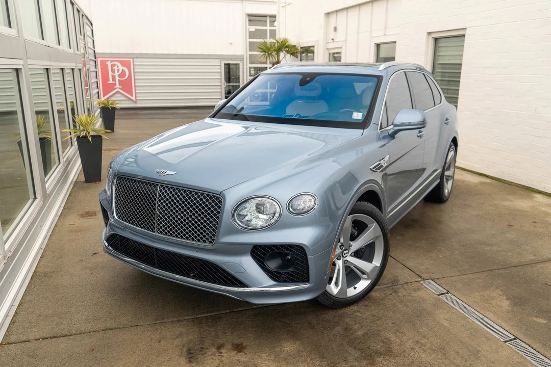 2023 Bentley Bentayga - Image 2 of 21