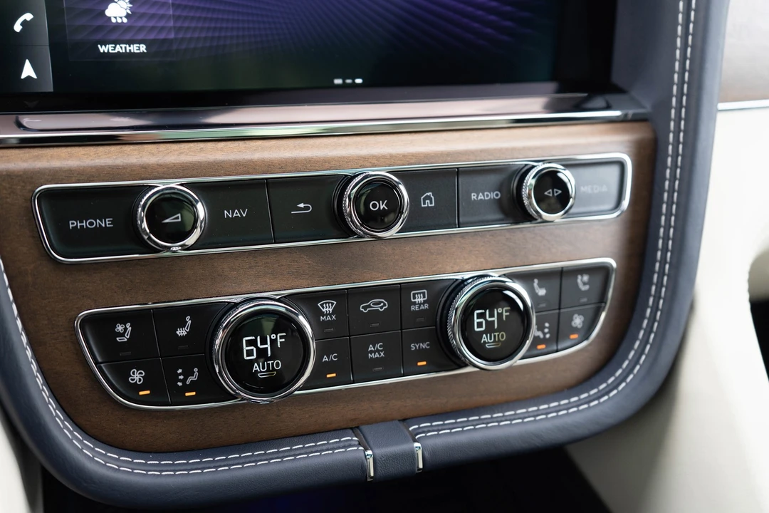 2023 Bentley Bentayga - Image 24 of 31