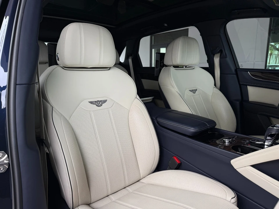 2023 Bentley Bentayga - Image 30 of 31
