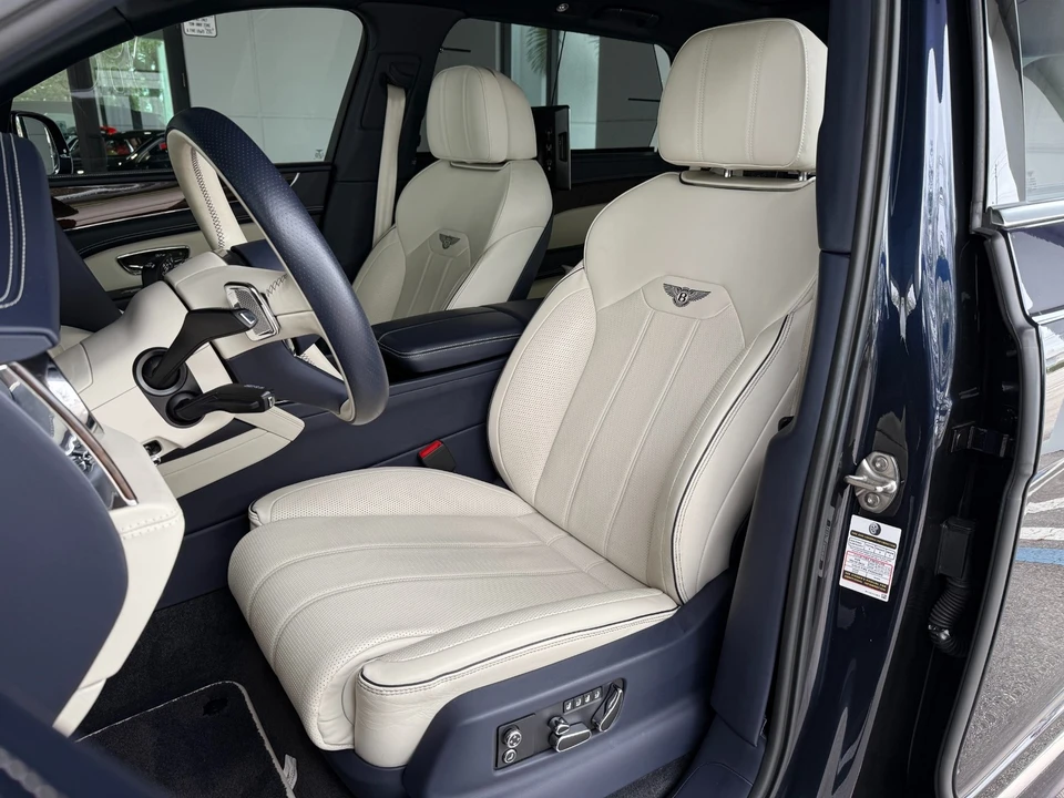 2023 Bentley Bentayga - Image 22 of 31