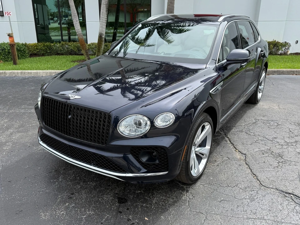 2023 Bentley Bentayga - Image 10 of 21