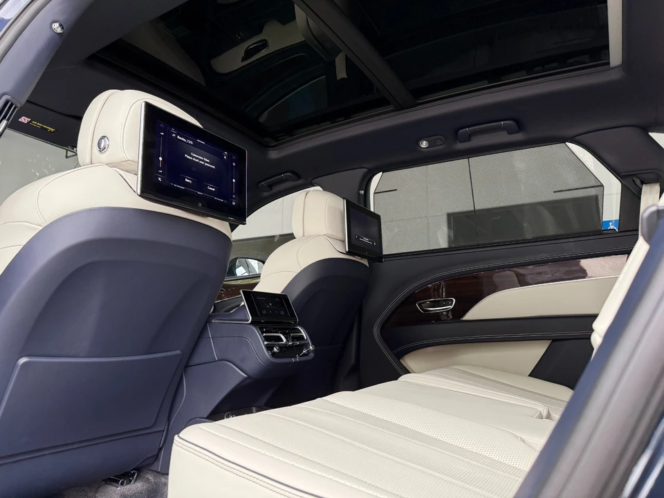 2023 Bentley Bentayga - Image 26 of 31