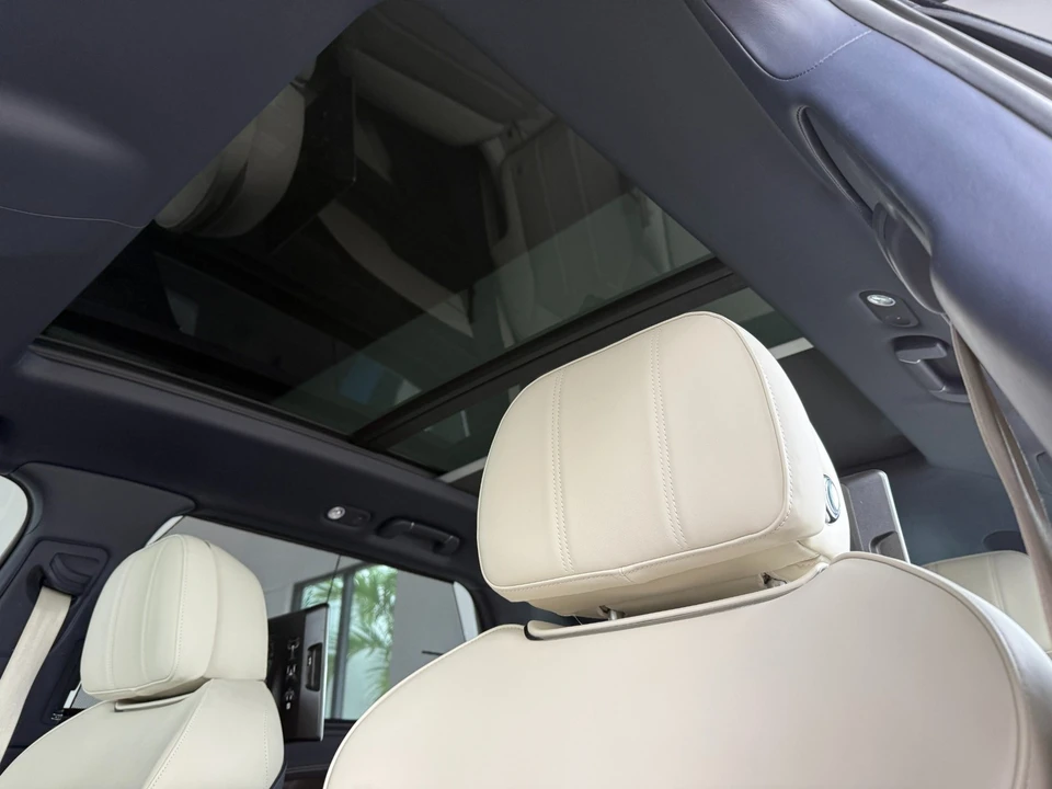 2023 Bentley Bentayga - Image 23 of 31