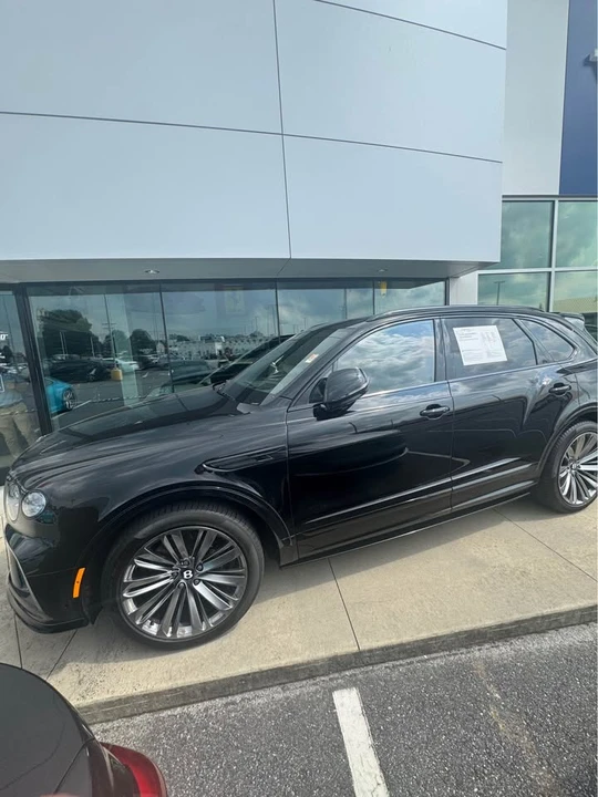 2023 Bentley Bentayga - Image 3 of 6
