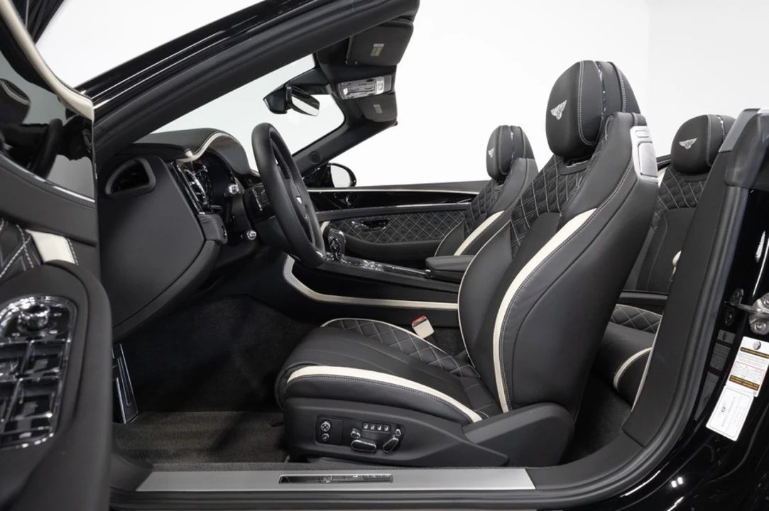 2023 Bentley Continental GT Speed 3rd Gen - Image 23 of 31