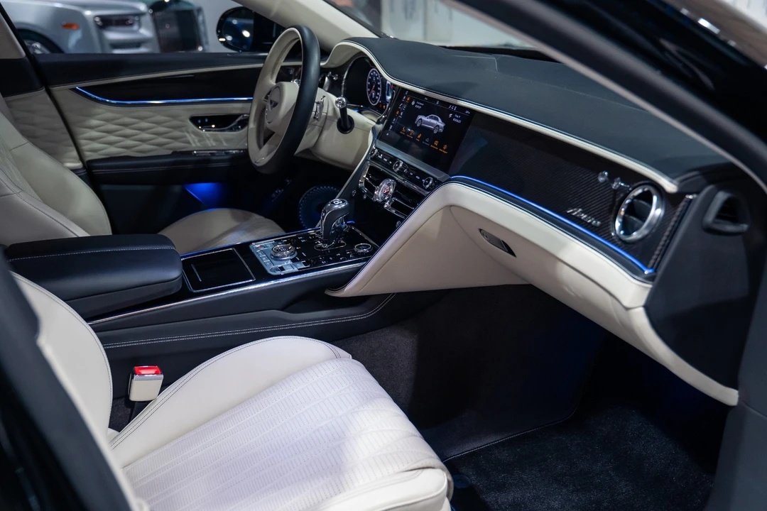 2023 Bentley Continental - Image 28 of 31
