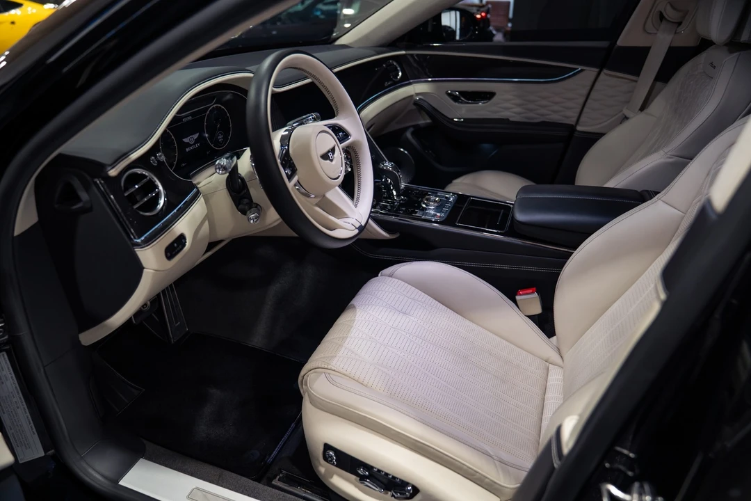 2023 Bentley Continental - Image 21 of 31