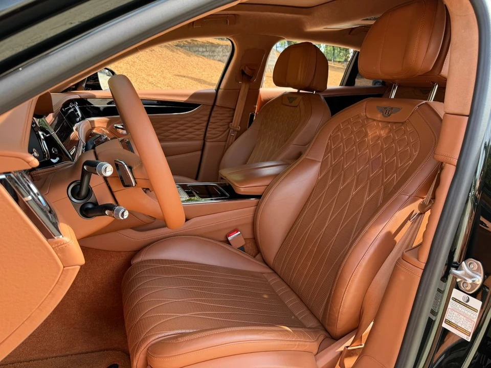 2023 Bentley Continental - Image 19 of 31
