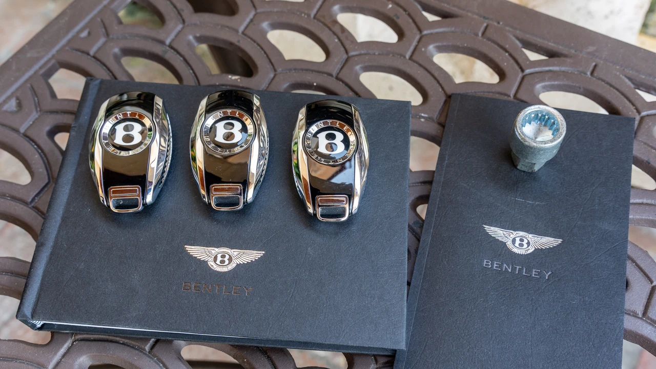 2023 Bentley Continental - Image 8 of 8