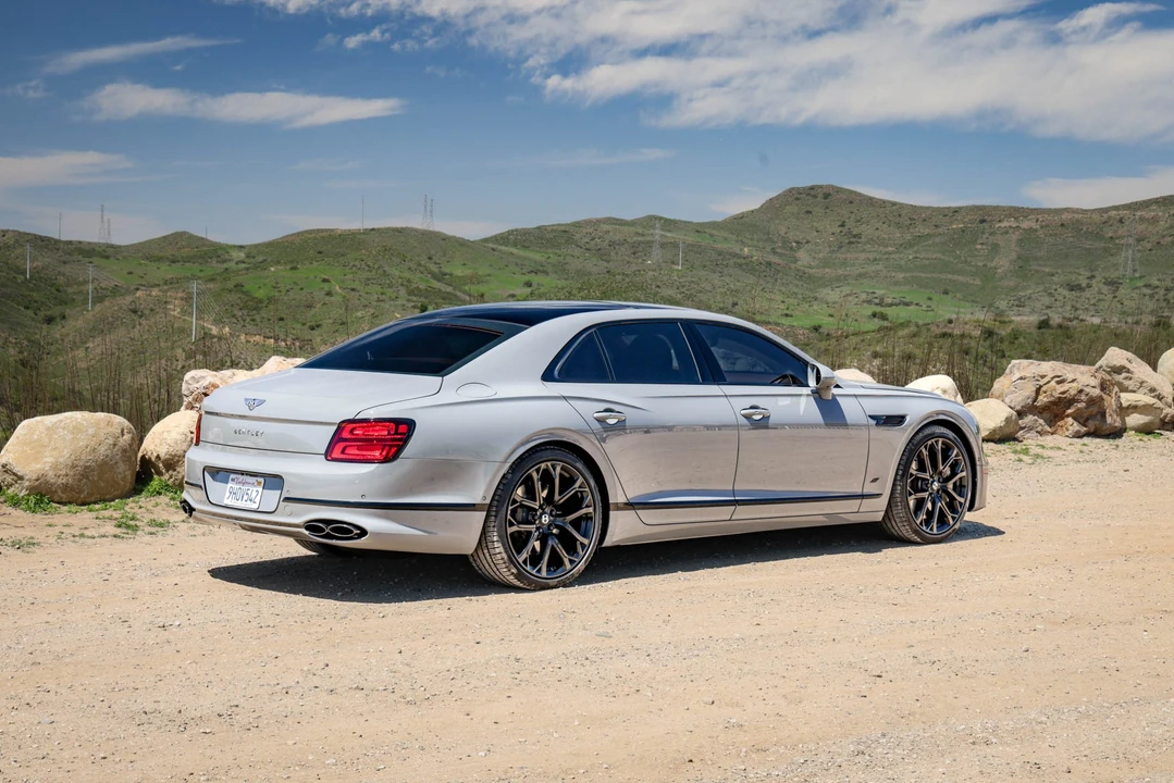 2023 Bentley Continental Flying Spur - Image 11 of 31