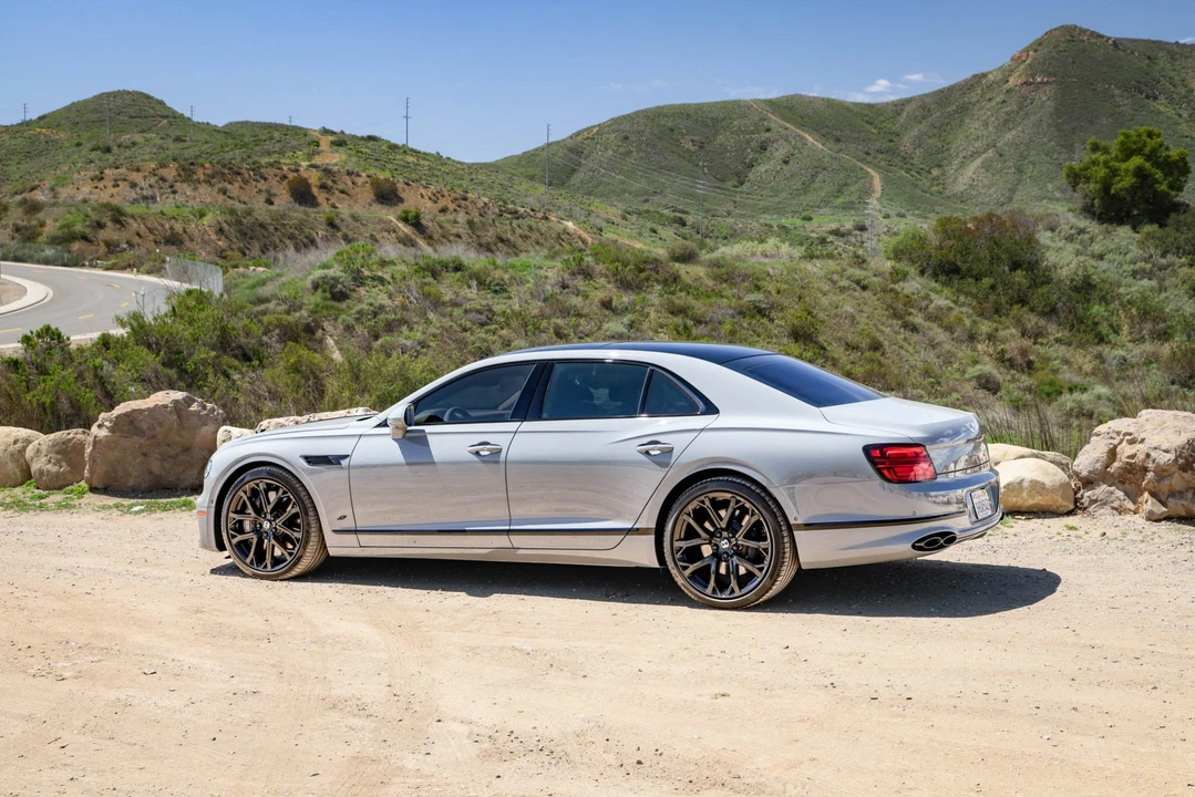 2023 Bentley Continental Flying Spur - Image 15 of 31