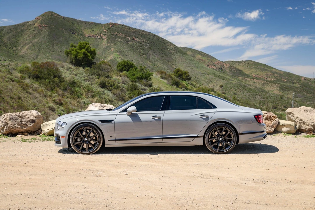 2023 Bentley Continental Flying Spur - Image 16 of 31