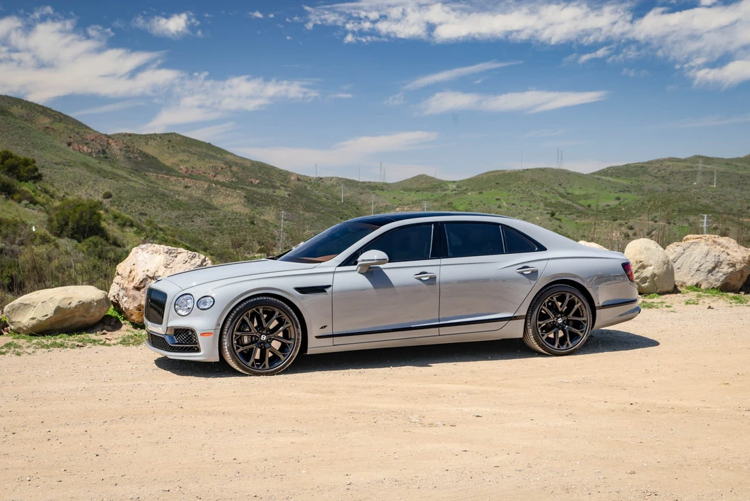 2023 Bentley Continental Flying Spur - Image 17 of 31