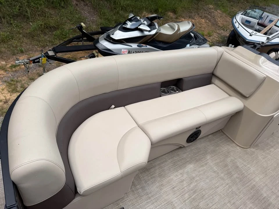 2023 Bentley - Image 8 of 13