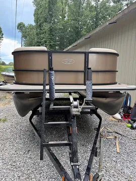 2023 Bentley LE200 Legacy Cruise Pontoon