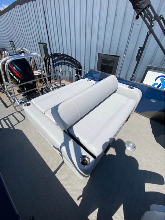 2023 Bentley - Image 7 of 11