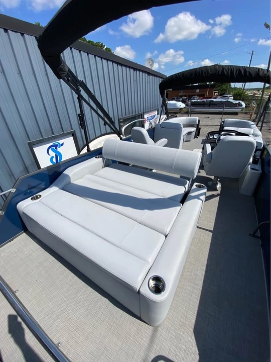 2023 Bentley - Image 8 of 11