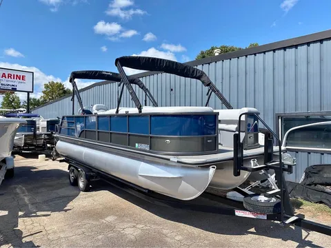 2023 Bentley Pontoons Legacy 243 Swingback