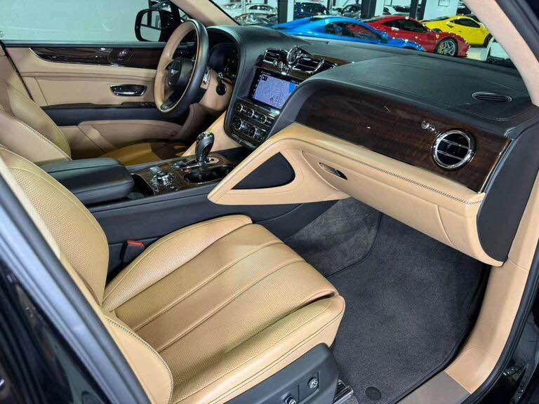 2023 Bentley Bentayga - Image 10 of 12