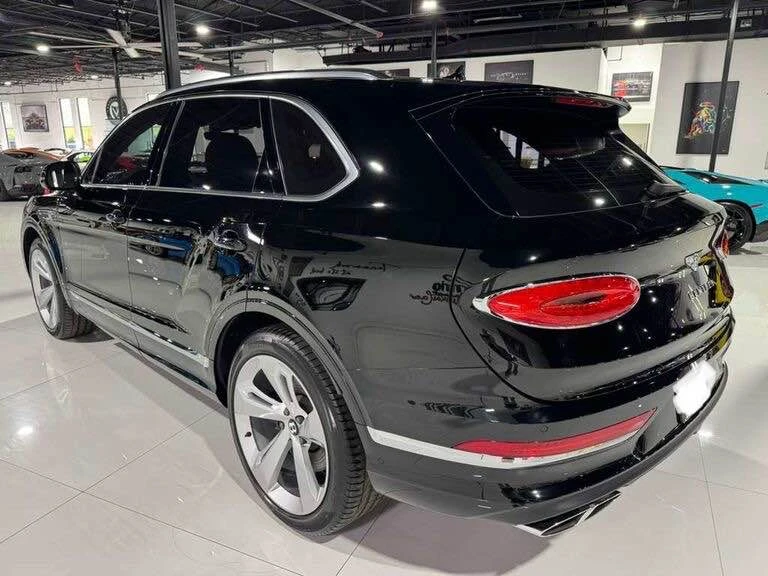 2023 Bentley Bentayga - Image 3 of 12