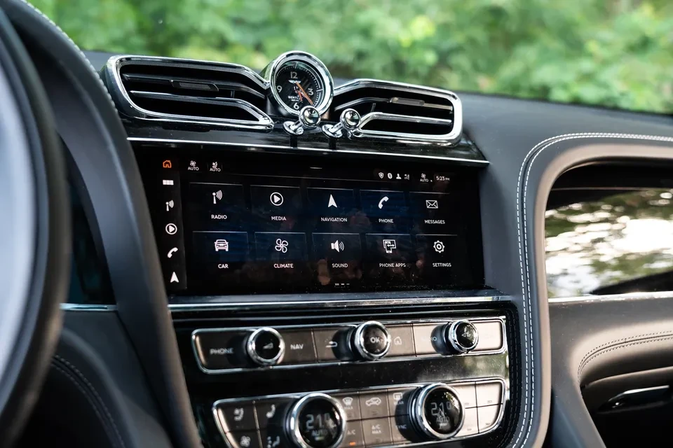 2023 Bentley Bentayga - Image 16 of 20
