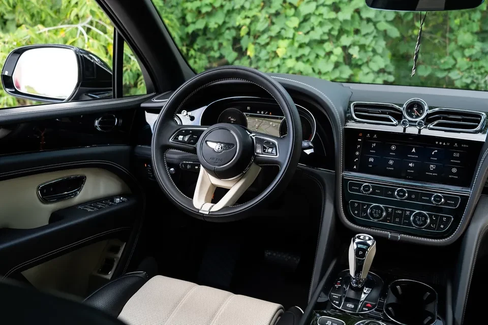 2023 Bentley Bentayga - Image 12 of 20