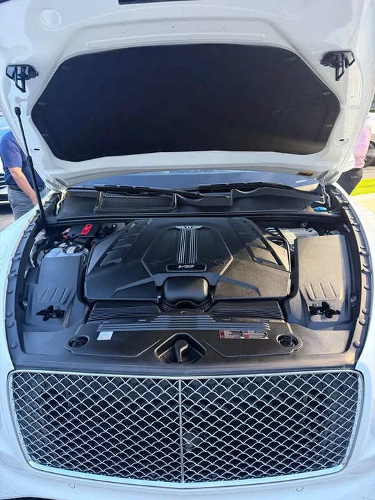 2023 Bentley Bentayga - Image 13 of 13