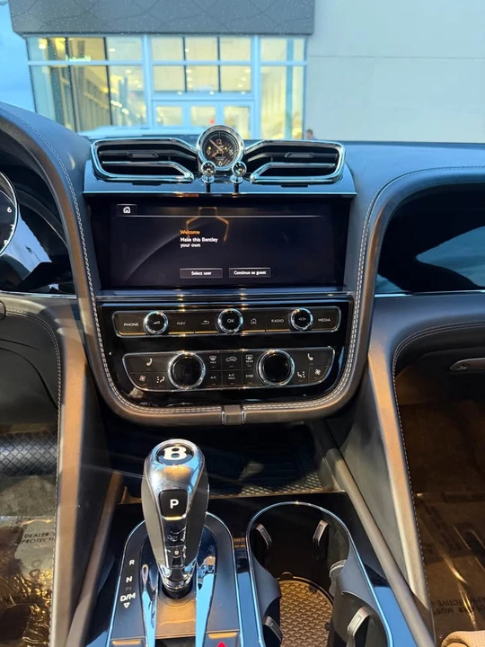 2023 Bentley Bentayga - Image 10 of 13