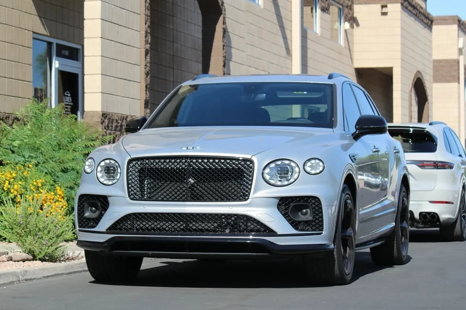 2023 Bentley Bentayga - Image 2 of 3