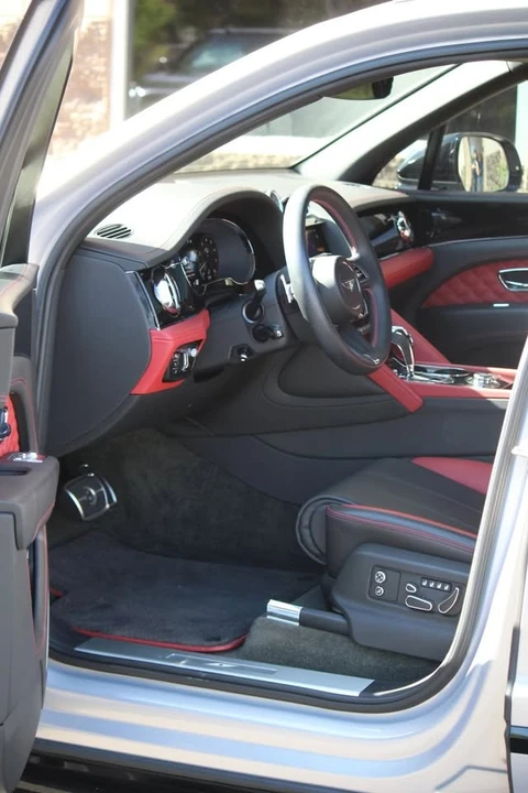 2023 Bentley Bentayga - Image 3 of 3