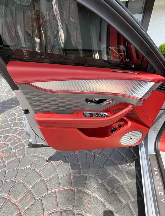 2023 Bentley Bentayga - Image 5 of 11