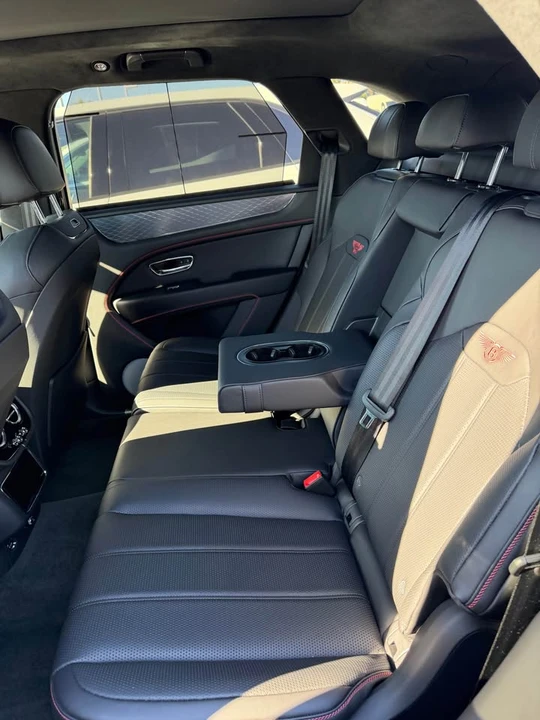 2023 Bentley Bentayga - Image 7 of 8