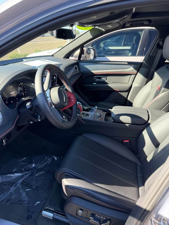 2023 Bentley Bentayga - Image 3 of 8
