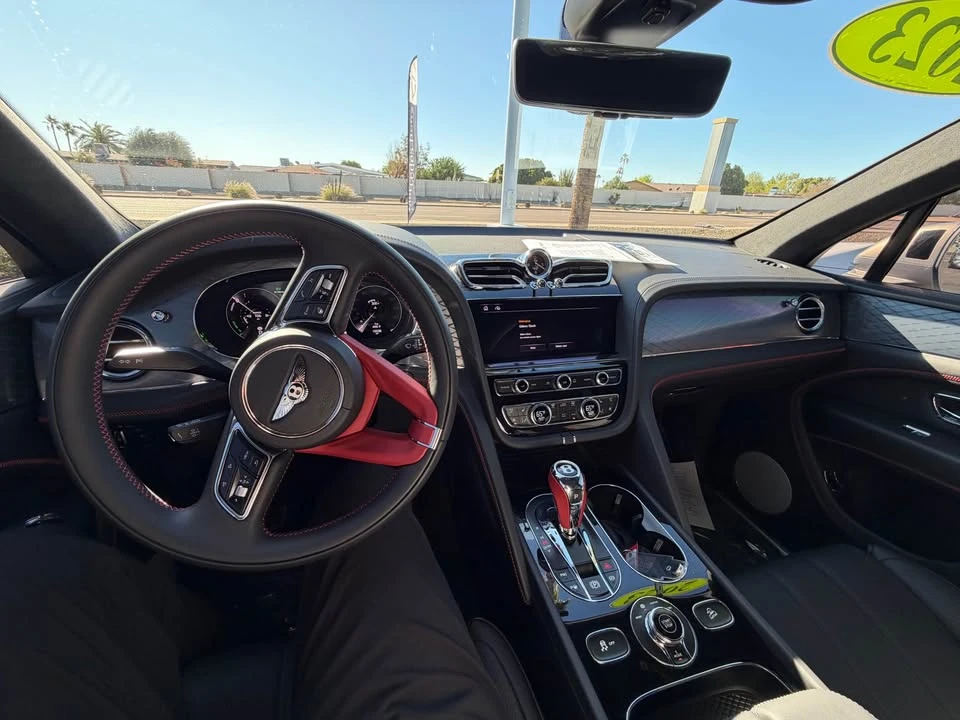 2023 Bentley Bentayga - Image 2 of 8