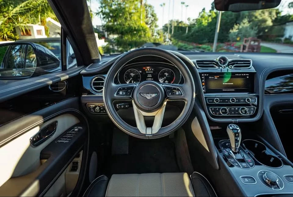 2023 Bentley Bentayga - Image 9 of 12