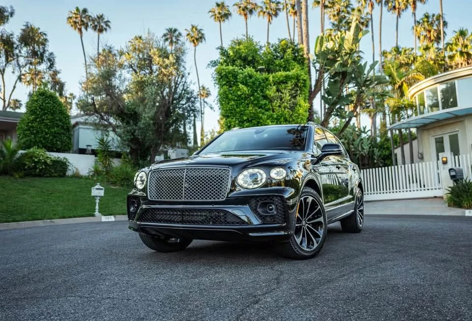 2023 Bentley Bentayga - Image 2 of 12
