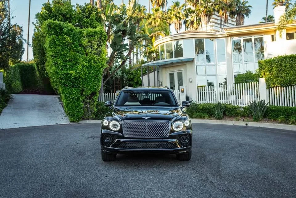 2023 Bentley Bentayga - Image 3 of 12