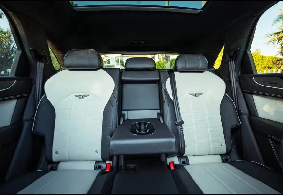 2023 Bentley Bentayga - Image 10 of 12