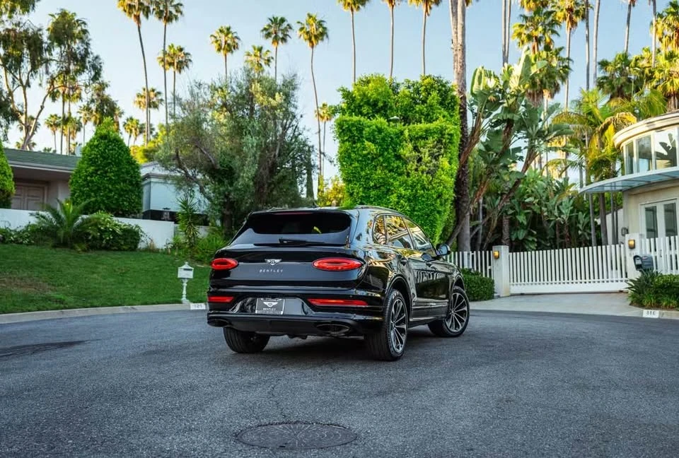 2023 Bentley Bentayga - Image 5 of 12