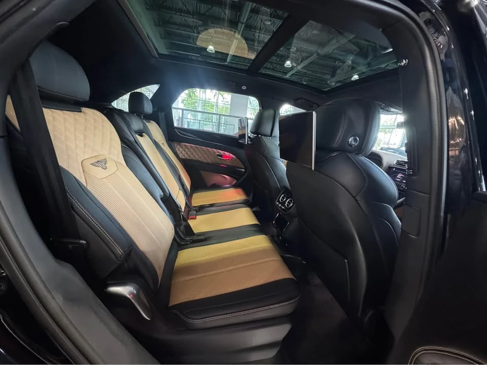 2023 Bentley Bentayga - Image 10 of 11
