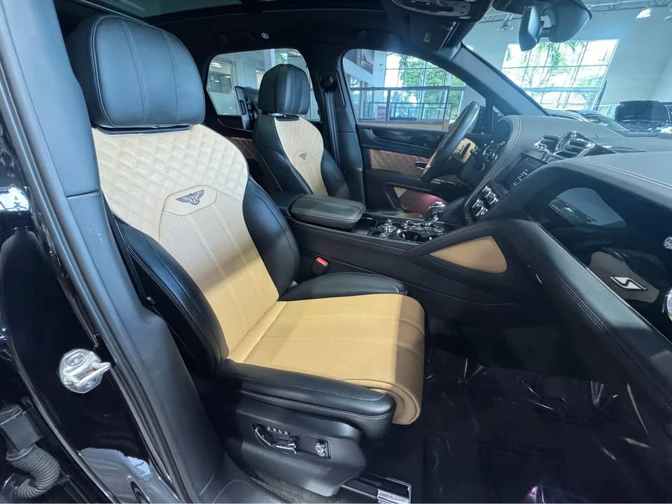 2023 Bentley Bentayga - Image 11 of 11