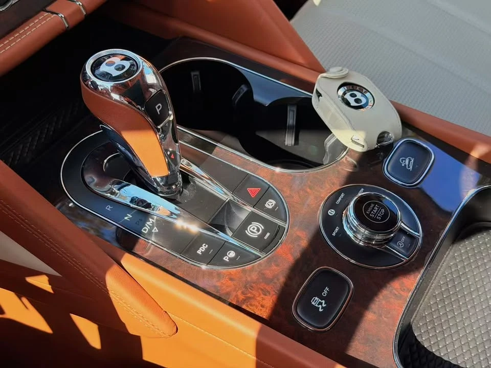 2023 Bentley Bentayga - Image 10 of 19